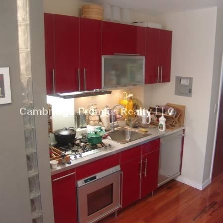 Primary Photo - 148 Berkshire St