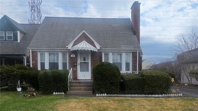 Building Photo - 1 Cresthaven Dr