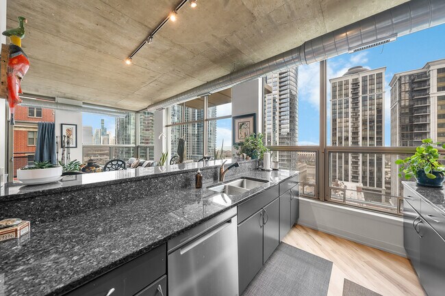 Foto del edificio - 125 E 13th St