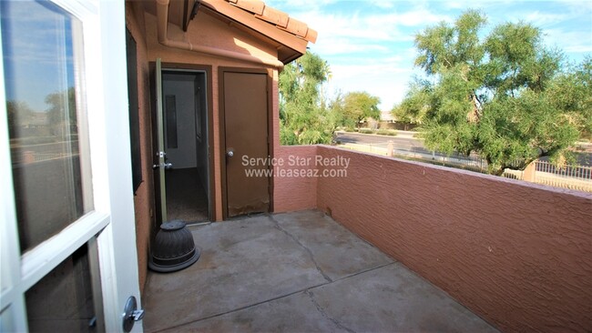 Building Photo - 1075 E Chandler Blvd