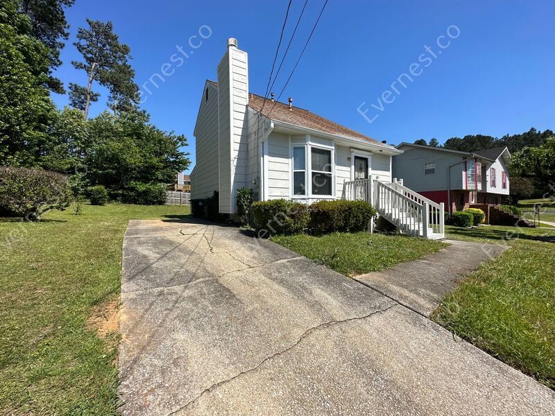 Primary Photo - 1929 Linden Dr