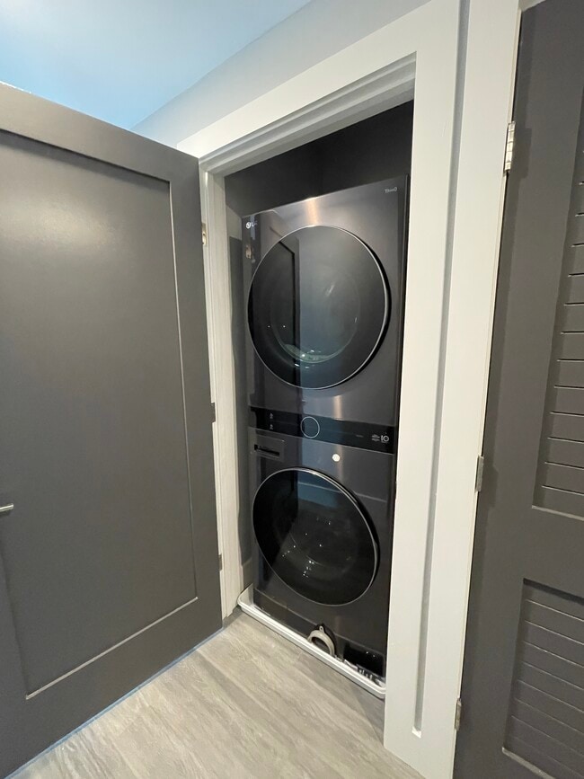 Foto del edificio - 367 Western Ave