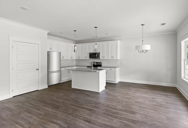 Foto del edificio - Luxury Townhome Heart of Auburn!