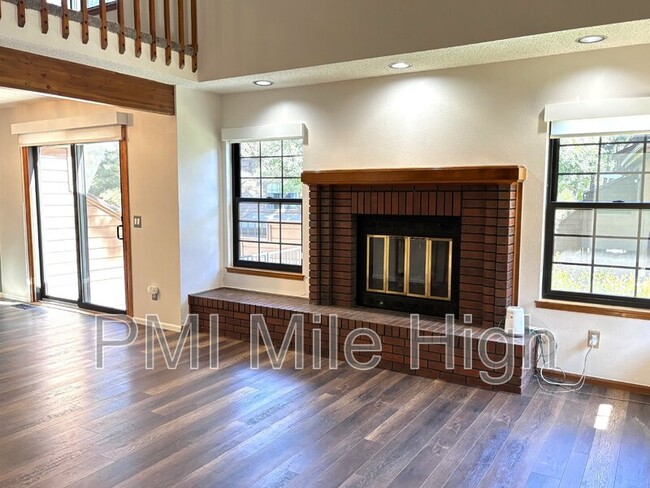 Building Photo - 9325 W 80th Pl