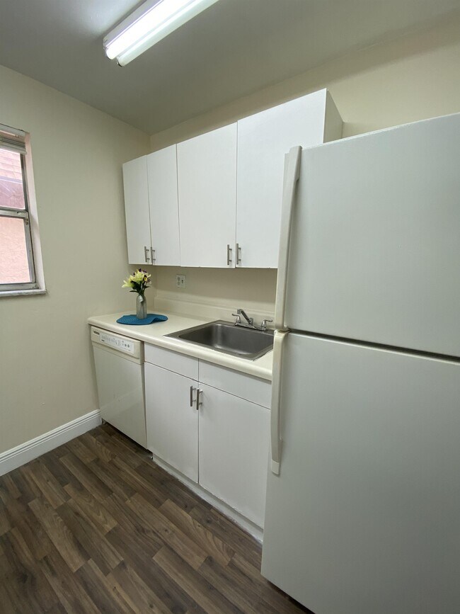 Foto del edificio - 450 SW 2nd Ave