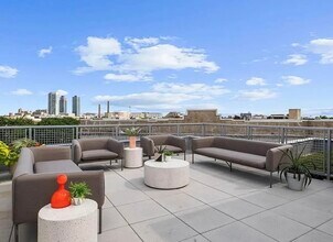 Building Photo - 202 Merseles St