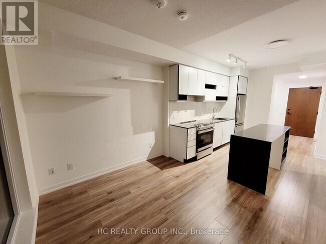 Photo du bâtiment - 4065 Confederation Pkwy