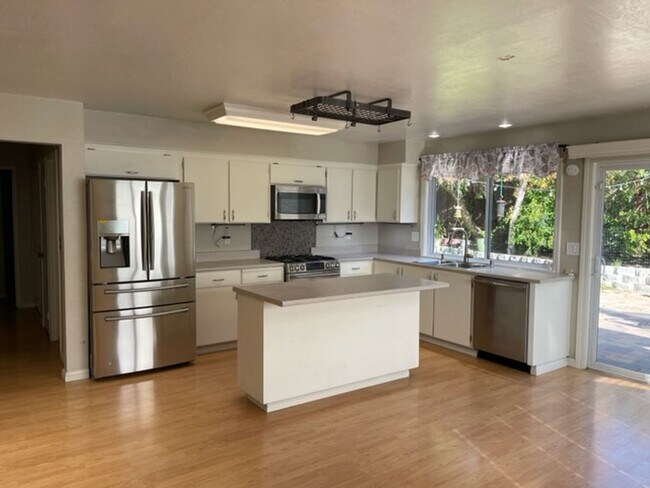 Building Photo - Great Shape Livermore Single Family Home n...