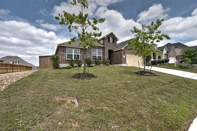 Building Photo - Fully Furnished Short Term  |  4 Bedrooms ...