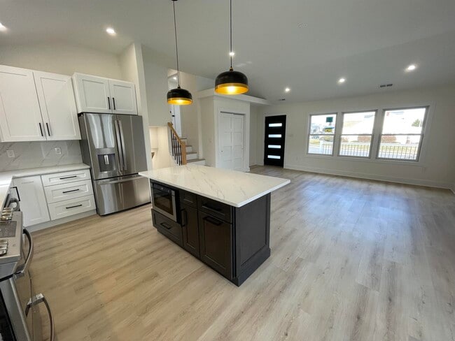 Building Photo - 8 S Colmar Cir