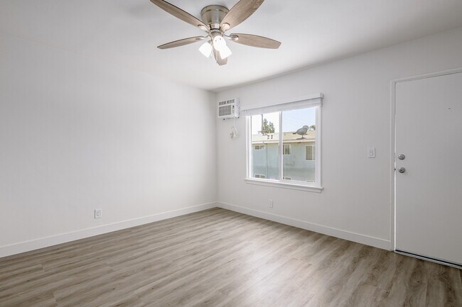 Foto del edificio - 6165 Coldwater Canyon Ave