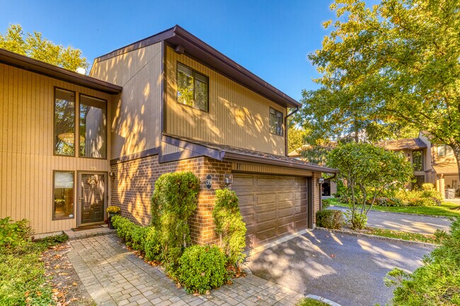 Building Photo - 39 Wimbledon Dr