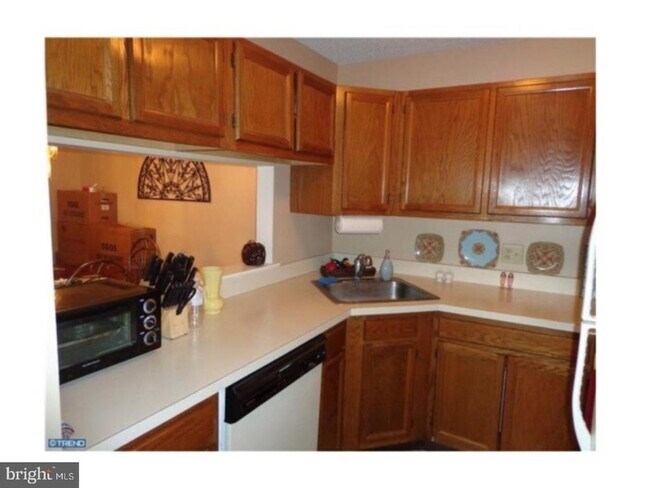 Building Photo - 4611B Aberdeen Dr