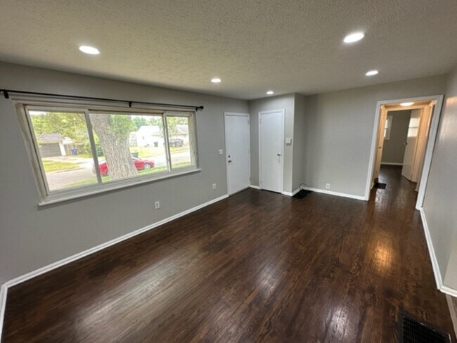 Foto del edificio - 3838 Fayette Dr