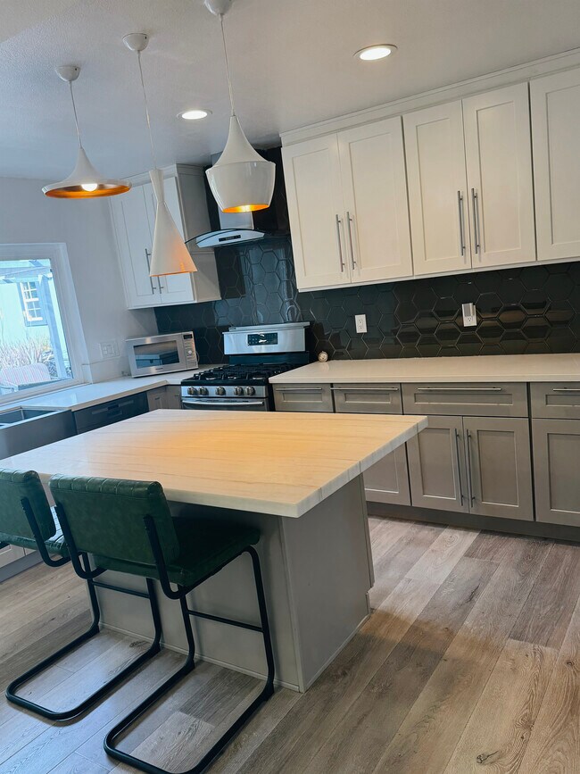 Foto del edificio - 2643 Briarwood Pl