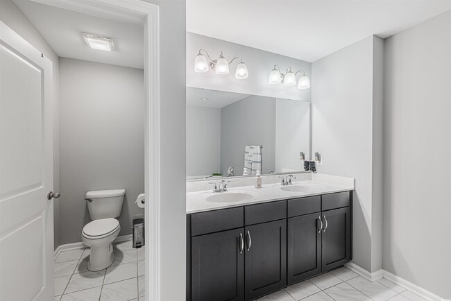 Building Photo - 209 Oak Leaf Dr