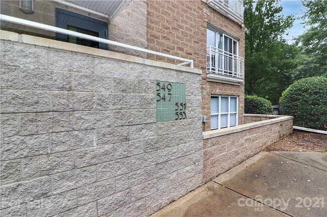 Building Photo - Room in Condo on Donatello Avenue