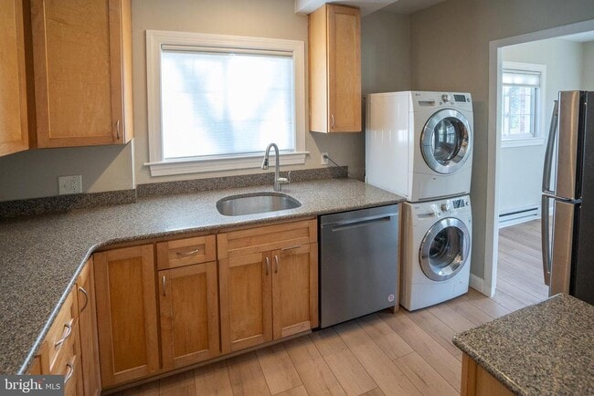 Building Photo - 3224 Martha Custis Dr