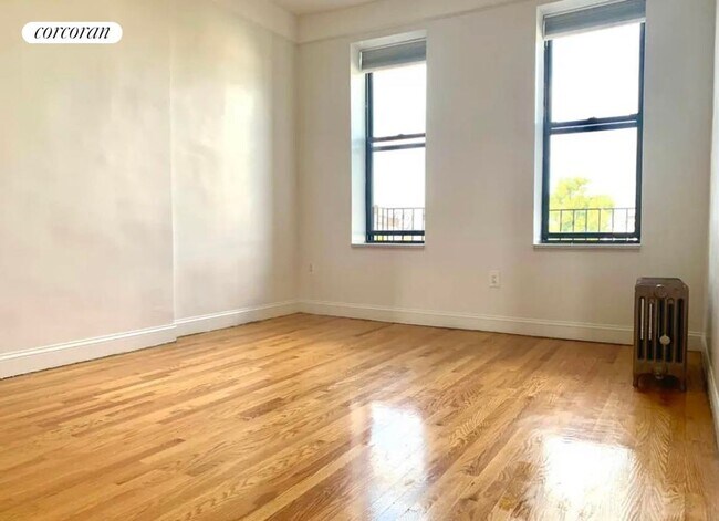 Building Photo - 842 Bushwick Ave
