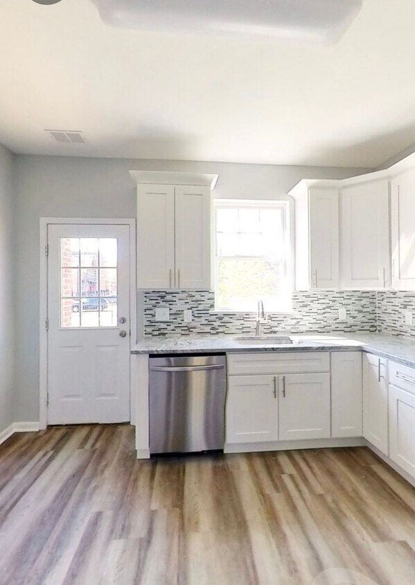 Primary Photo - Stunning 3-Bedroom, 2.5-Bathroom Home in T...