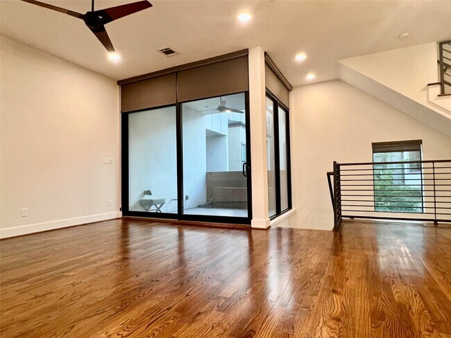 Foto del edificio - 2322 Camden Dr