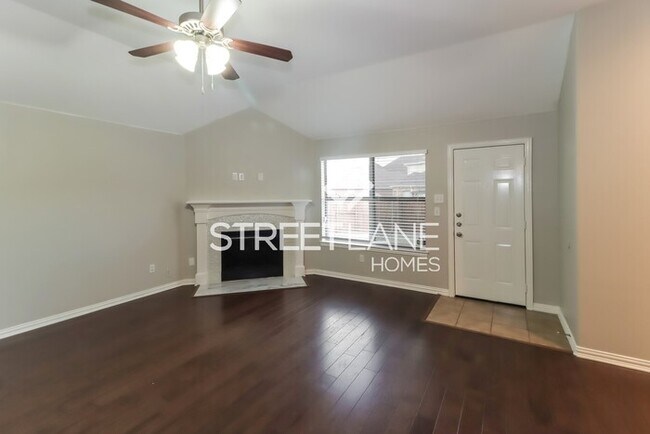 Building Photo - Charming 3 Bedroom in Red Oak!
