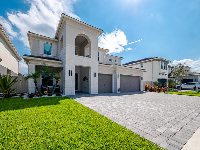 Foto del edificio - 9144 Greenspire Ln