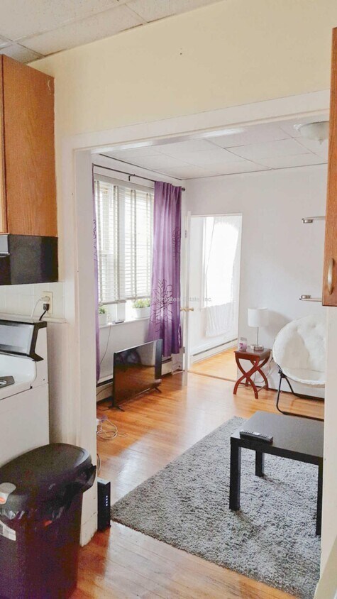 Foto principal - 3 bedroom in Boston MA 02113