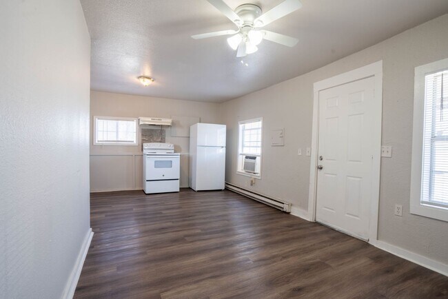 Building Photo - Newly remodeled!  1bed/1 bath! ADU (Access...
