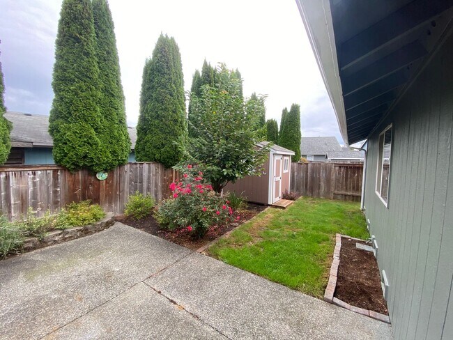 Foto del edificio - Charming 3 bed + bonus, 2 bath rambler - M...