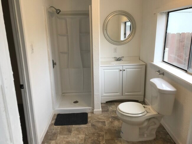 Foto del edificio - 2127 B St