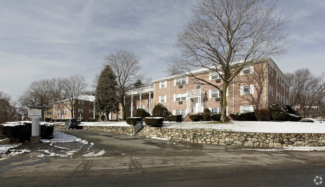 Primary Photo - Country Club Place Apartments