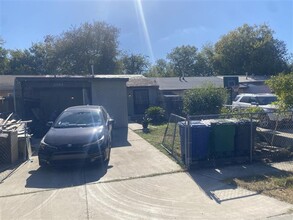 Building Photo - 5504 Little Creek Dr