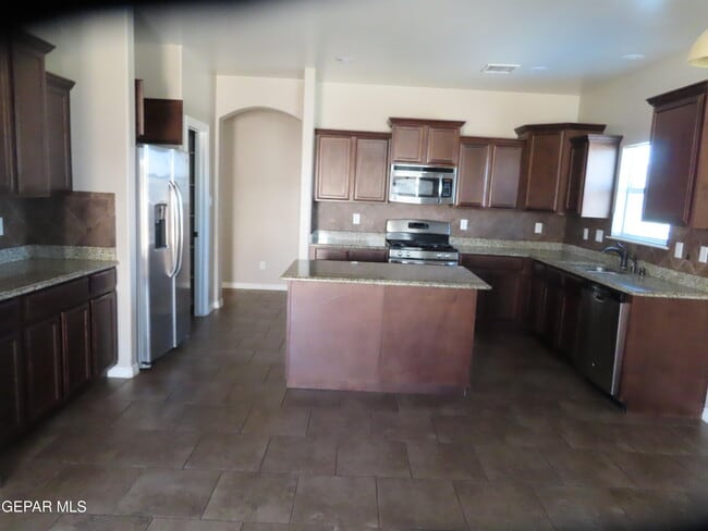 Building Photo - 1617 Etling Way