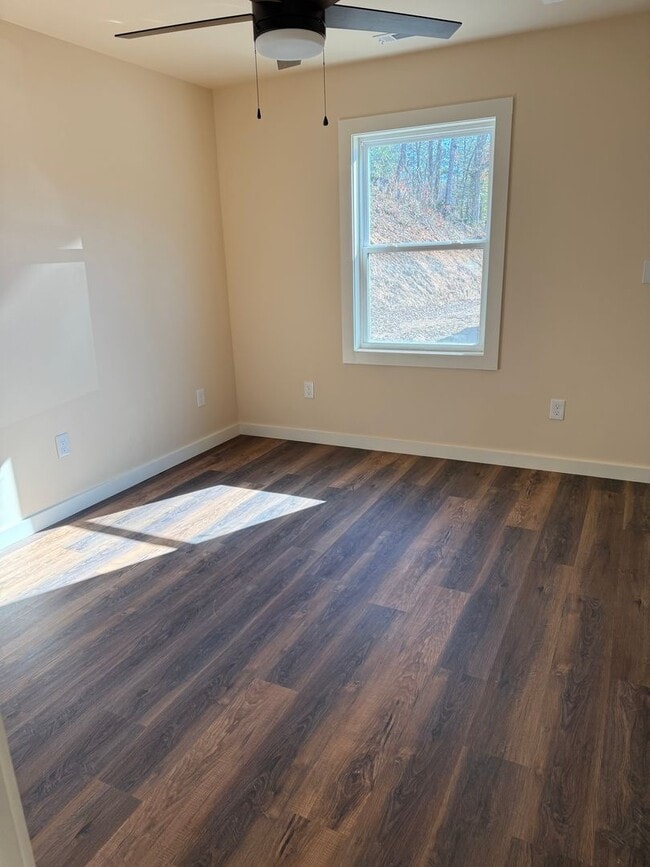 Building Photo - 308 Simonds A