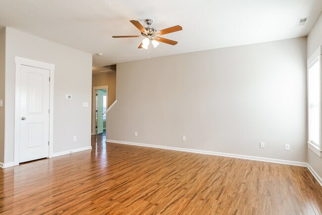 Foto del edificio - 936 Sandyhill Rd