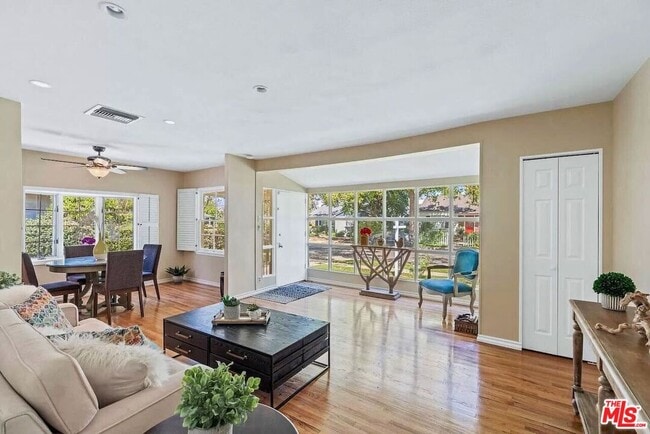 Foto del edificio - 14024 Peach Grove St