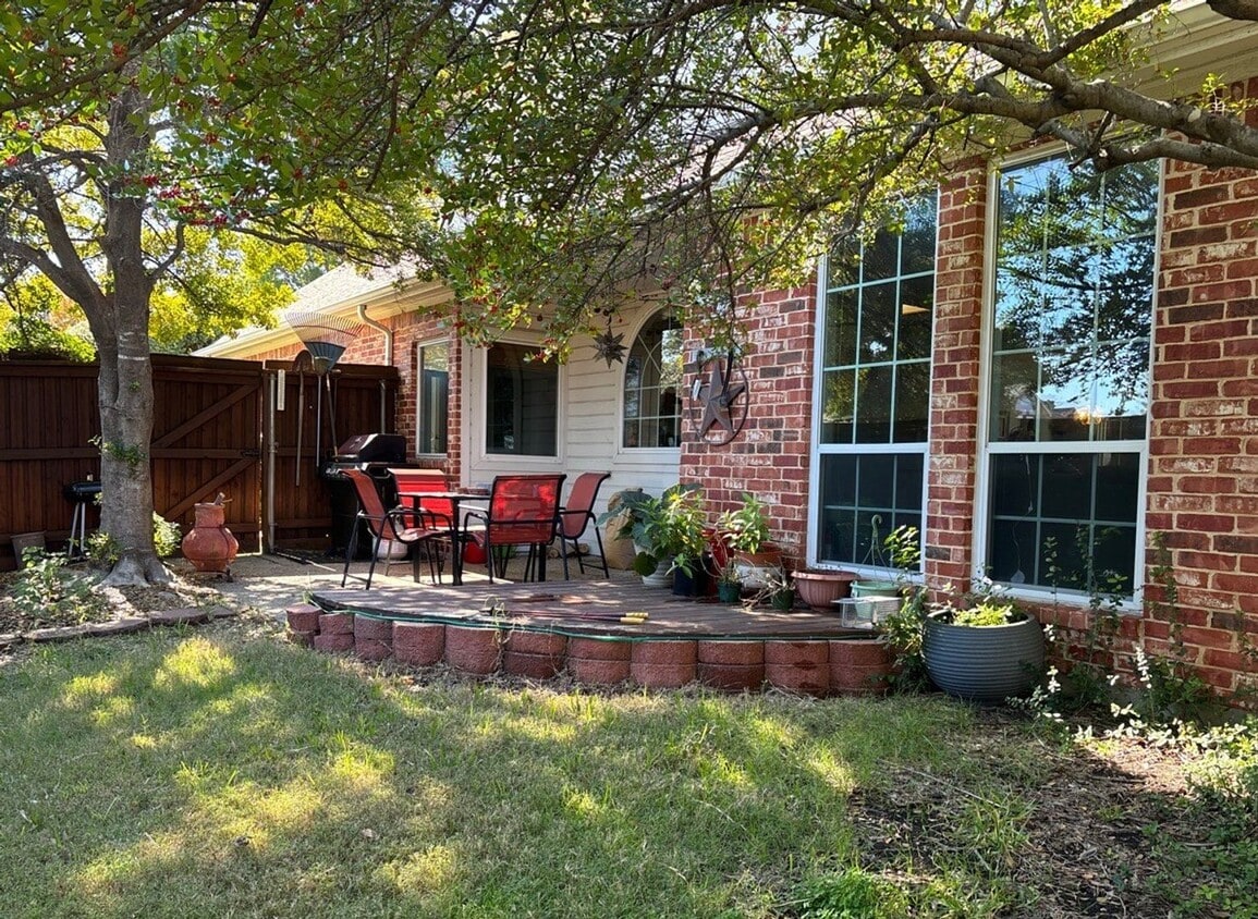 Building Photo - 3101 Crickett Dr
