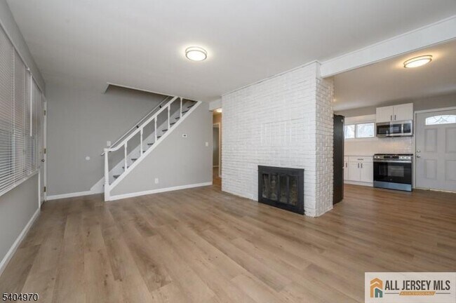 Building Photo - 118 Colonia Blvd