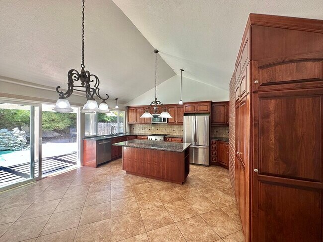 Foto del edificio - Renovated Entertainers Dream W/ Pool In Poway