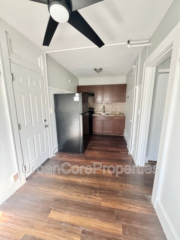 Building Photo - 216 5th Ave N