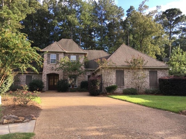 Building Photo - 804 Beaumont Dr