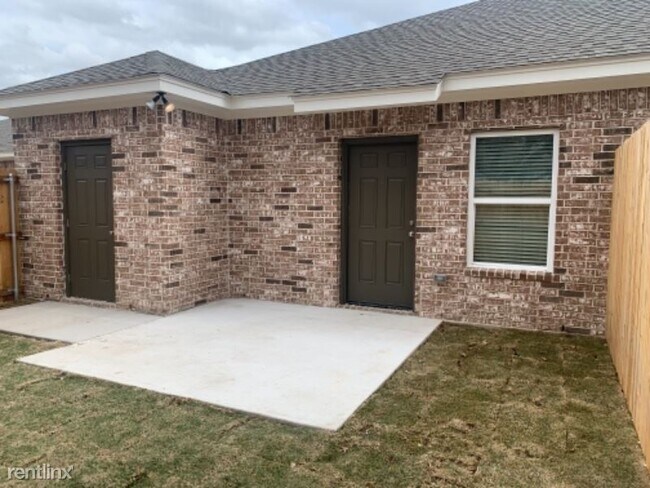 Foto del edificio - 2 br, 2 bath Townhome - 2424 Belmont Drive...