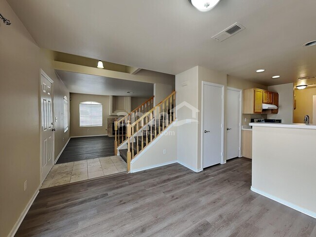 Foto del edificio - 8225 Diamond Star Ct