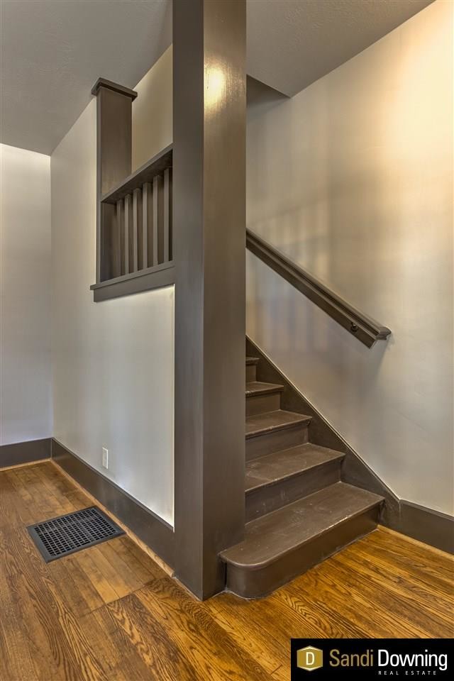 Building Photo - 664 S 26th Ave