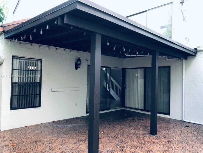Foto del edificio - 9722 NW 6th Ln