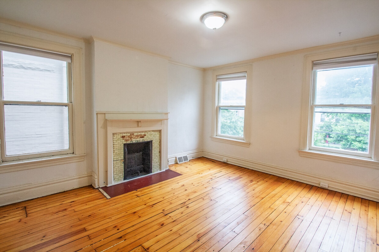Primary Photo - 422 S Trenton Ave