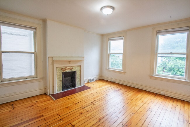 Building Photo - 422 S Trenton Ave
