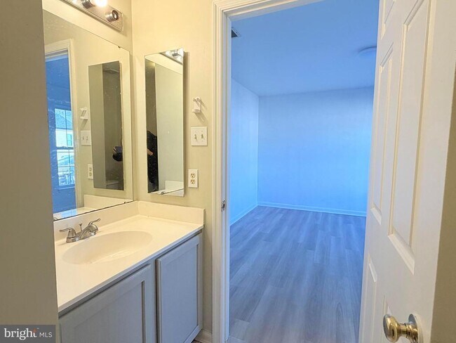 Building Photo - 66 Alexis Dr