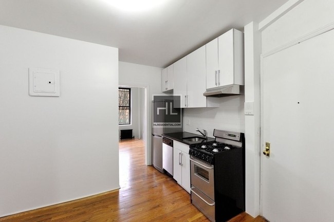 Foto del edificio - Massive SoHo Studio! No Fee! 1 Month FREE!